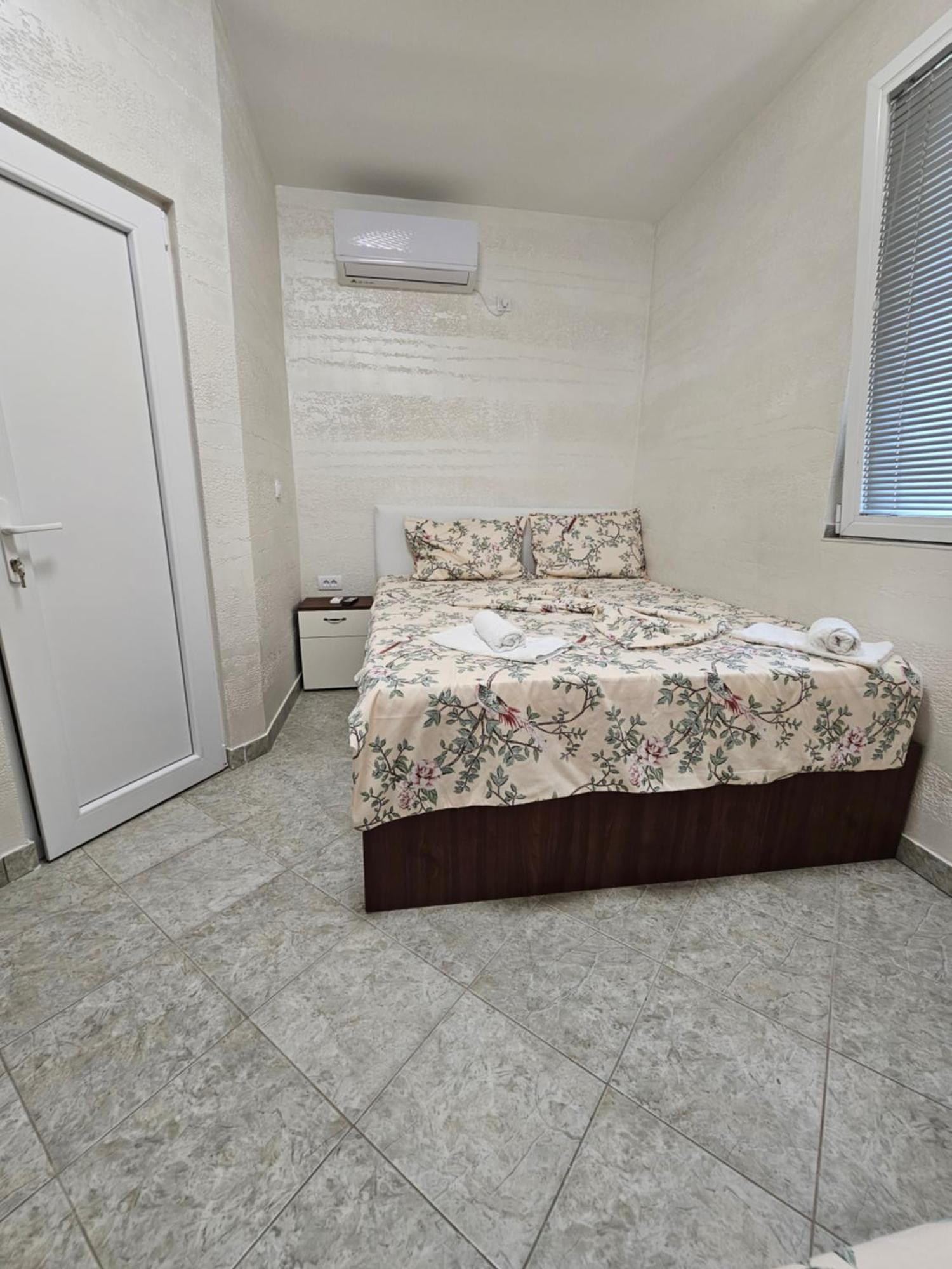 Apartmani Vila Ebra Utjeha Esterno foto