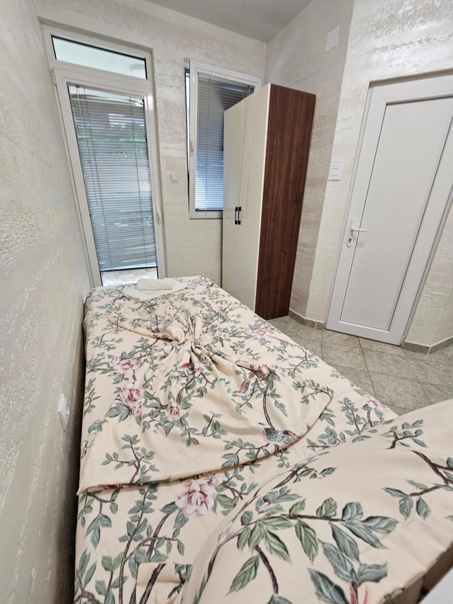 Apartmani Vila Ebra Utjeha Esterno foto