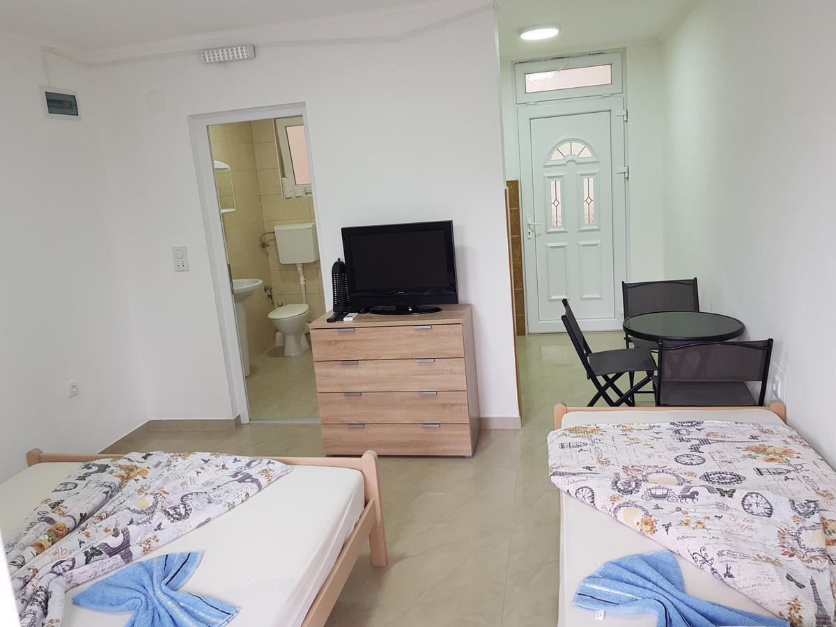 Apartmani Vila Ebra Utjeha Esterno foto
